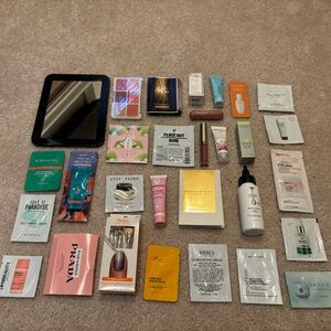 30 Piece Beauty Sample Lot